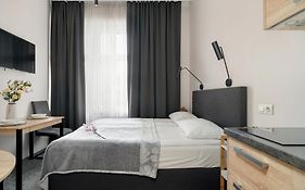 Very Berry - Glogowska 39-5 - Apartamenty Targowe, self check in 24h