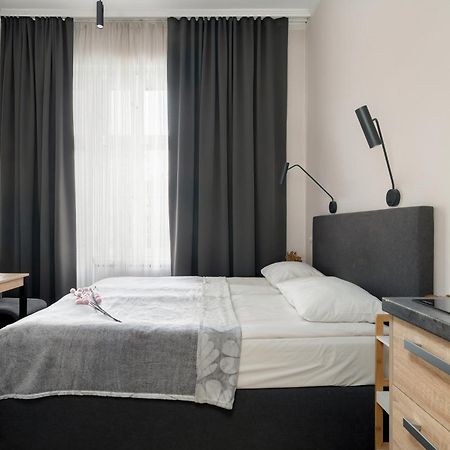 Very Berry - Glogowska 39-5 - Apartamenty Targowe, self check in 24h Posen Exterior foto