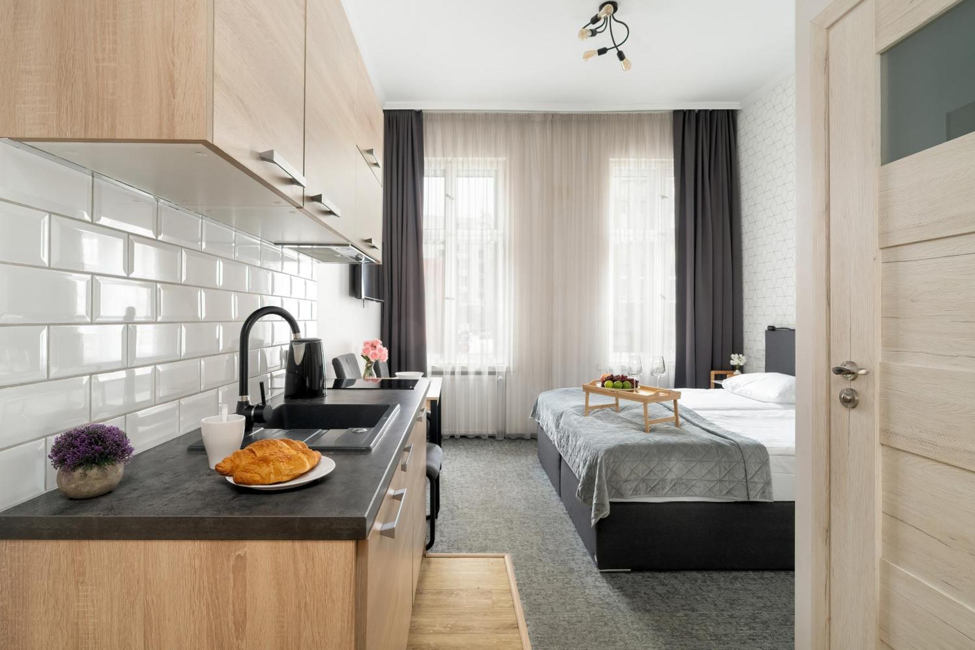 Very Berry - Glogowska 39-5 - Apartamenty Targowe, self check in 24h Posen Exterior foto