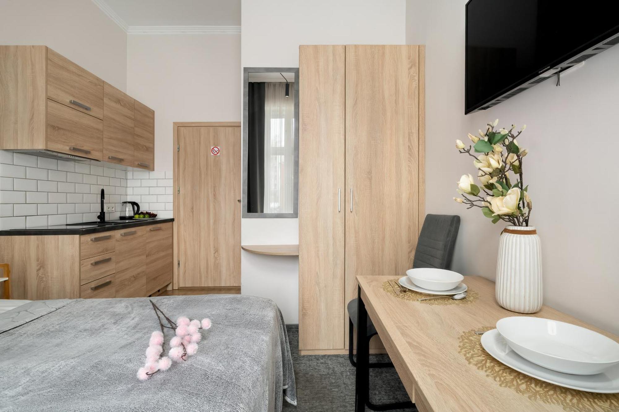 Very Berry - Glogowska 39-5 - Apartamenty Targowe, self check in 24h Posen Exterior foto