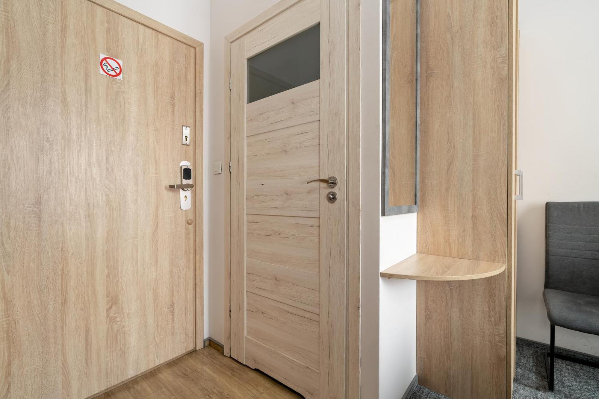 Very Berry - Glogowska 39-5 - Apartamenty Targowe, self check in 24h Posen Exterior foto