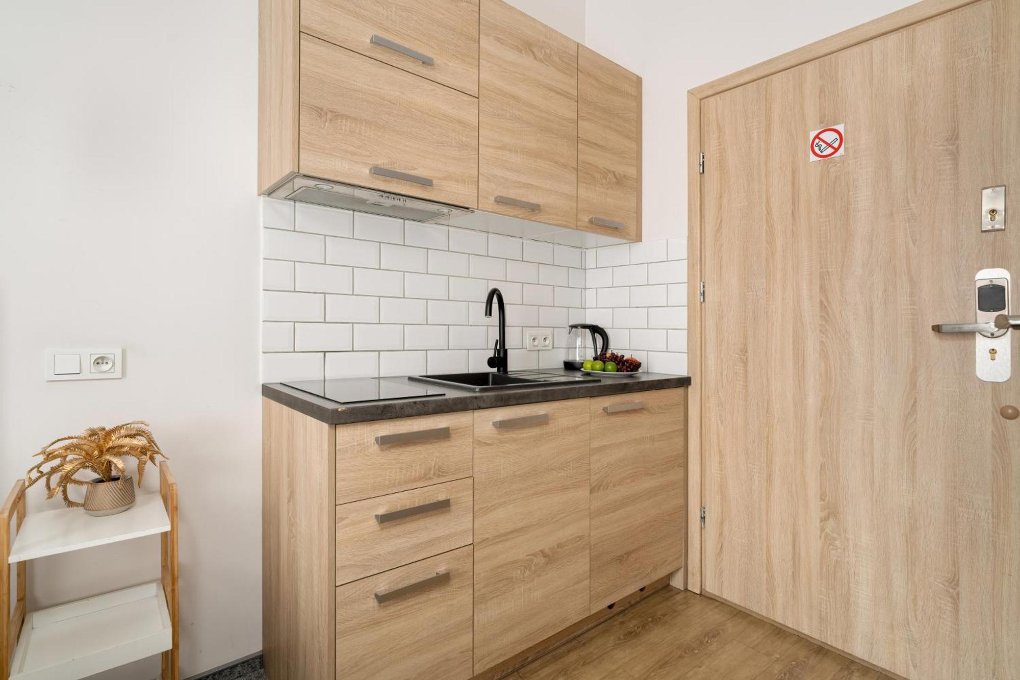 Very Berry - Glogowska 39-5 - Apartamenty Targowe, self check in 24h Posen Exterior foto