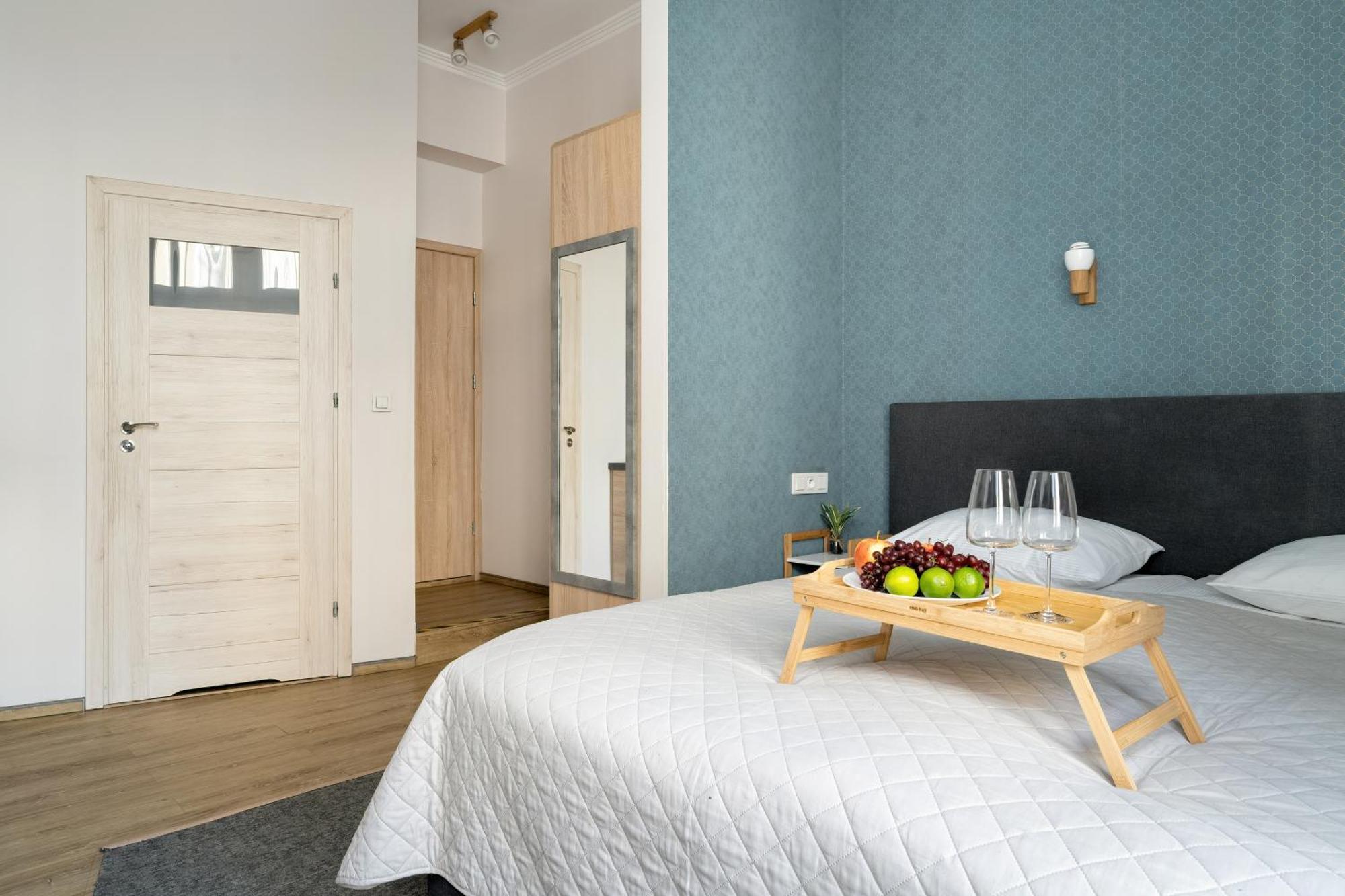Very Berry - Glogowska 39-5 - Apartamenty Targowe, self check in 24h Posen Exterior foto