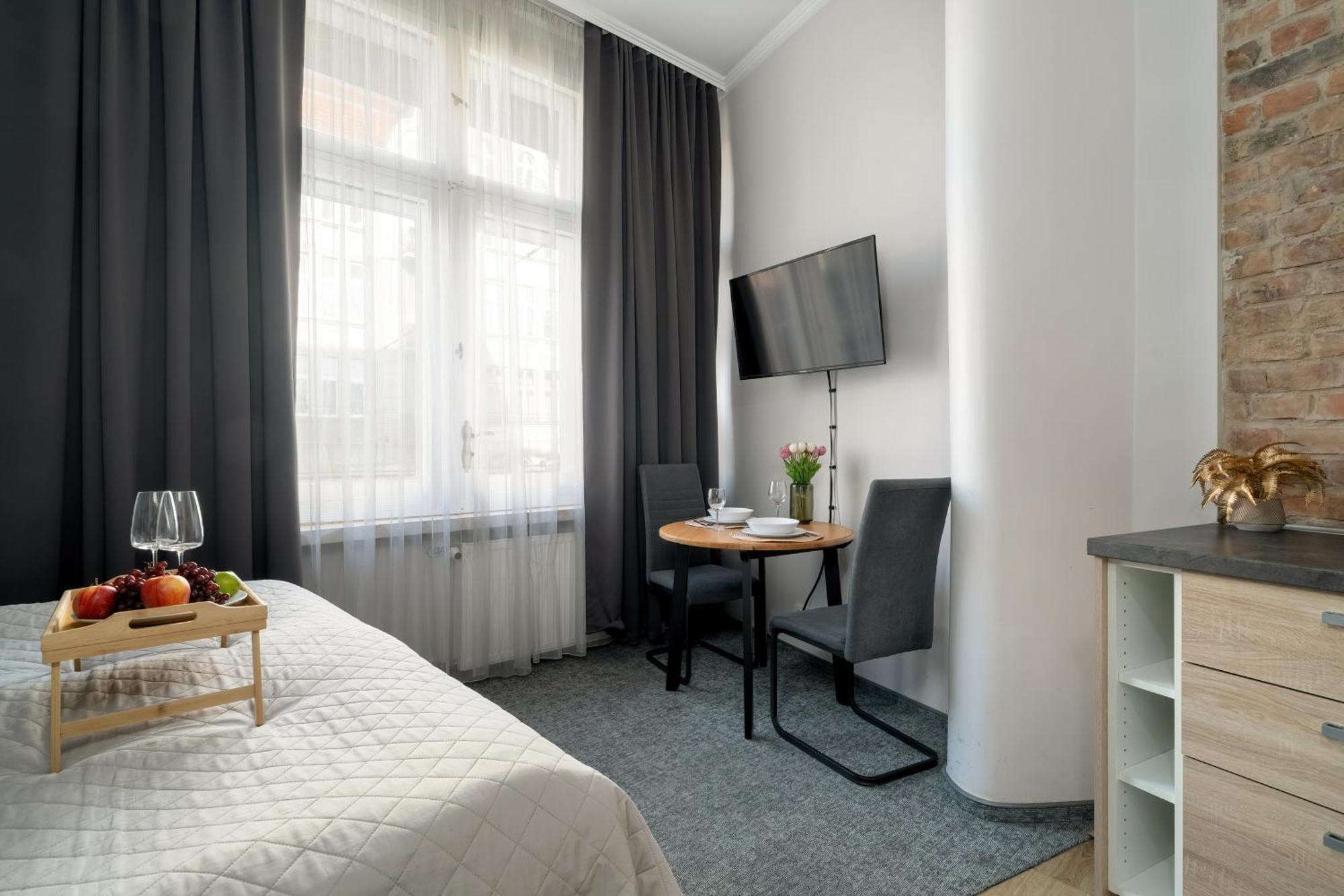 Very Berry - Glogowska 39-5 - Apartamenty Targowe, self check in 24h Posen Exterior foto